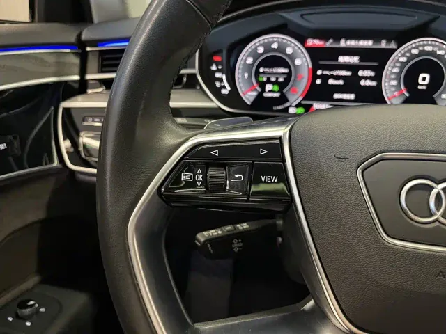 Audi A8 — Фото автомобиля 21