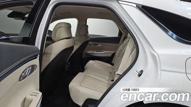 Genesis GV70 — Фото автомобиля 18