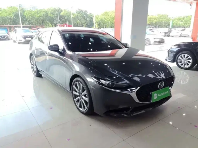 Mazda Axela — Фото автомобиля 3