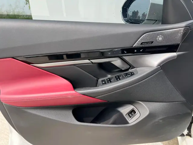 BMW BMW 5 Series 2024 525Li M Sport Package — Фото автомобиля 8