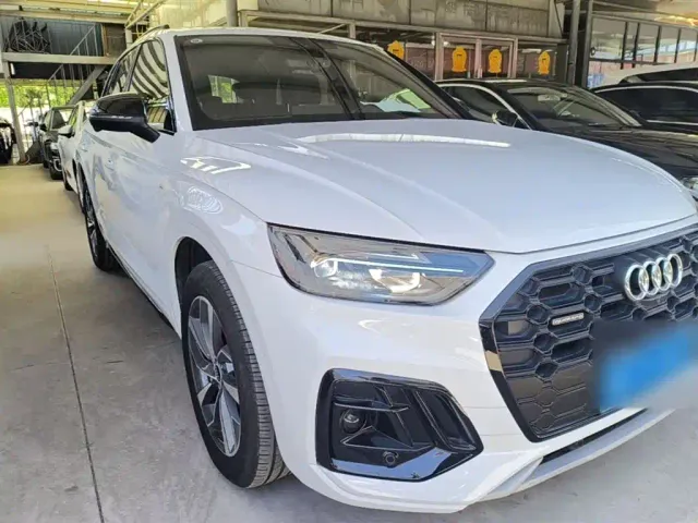 Audi Q5L — Фото автомобиля 3