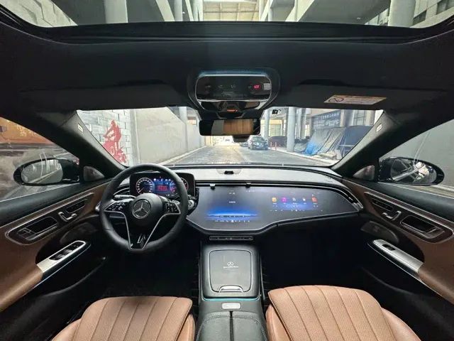 Mercedes-Benz E-Class — Фото автомобиля 11