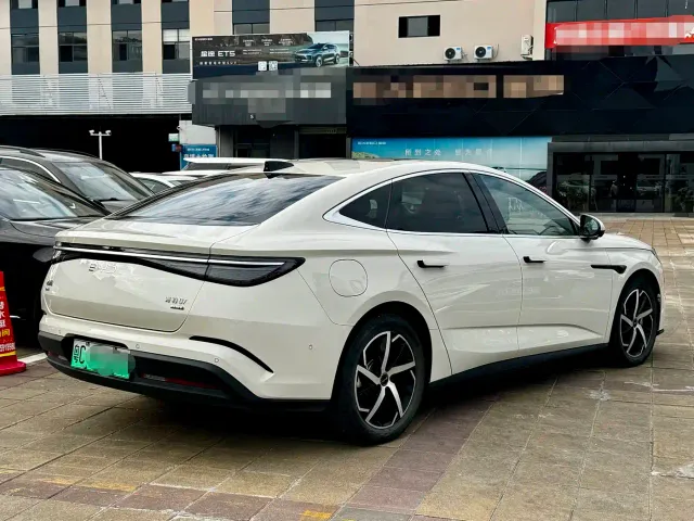 BYD Seal 07 DM-i — Фото автомобиля 9