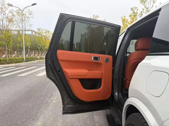 Li Auto L9 — Фото автомобиля 8