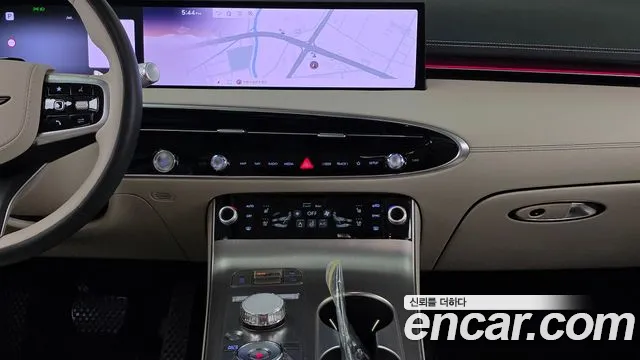 Genesis GV70 — Фото автомобиля 20