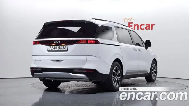 Kia Canival — Фото автомобиля 2