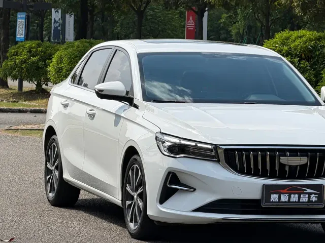 Geely Emgrand — Фото автомобиля 23