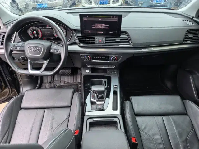 Audi Q5L — Фото автомобиля 10