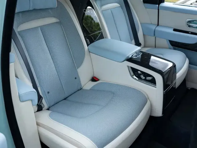 Rolls-Royce Cullinan — Фото автомобиля 25