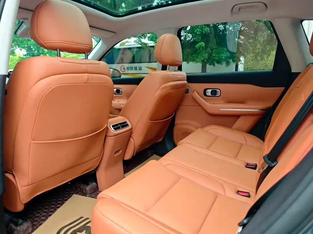 Leapmotor C10 — Фото автомобиля 6