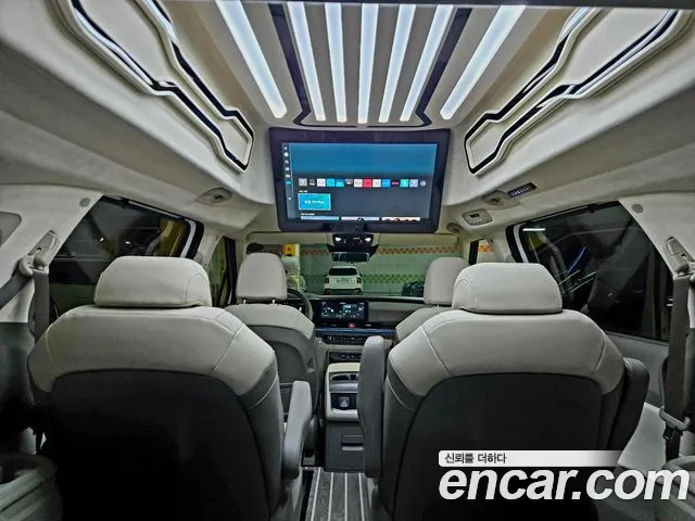 Kia Carnival Generation 4 — Фото автомобиля 11