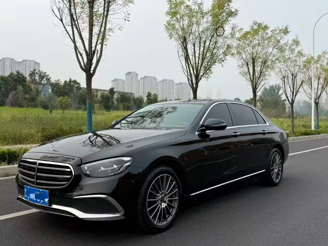 Mercedes-Benz E-Class — Фото автомобиля 13