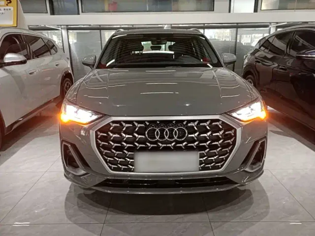 Audi Q3 — Фото автомобиля 2