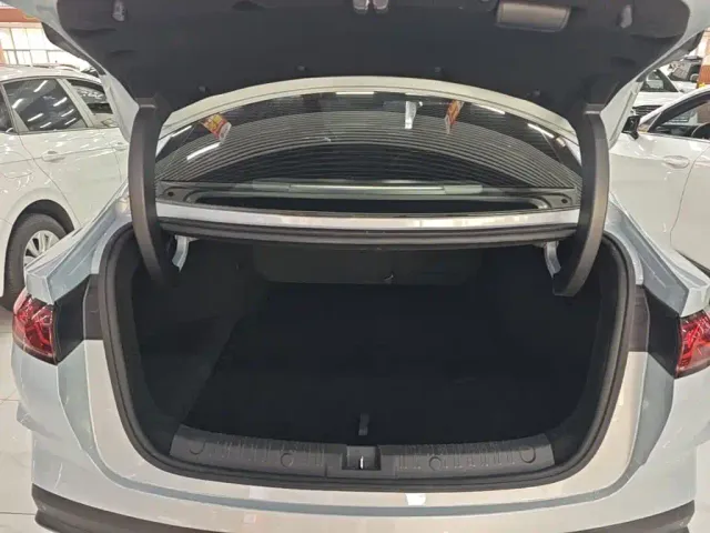 BYD Qin L — Фото автомобиля 18