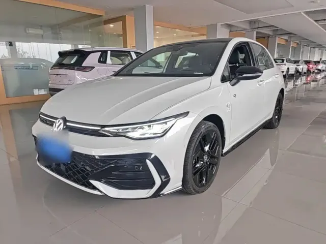 Фотография автомобиля — Volkswagen Golf