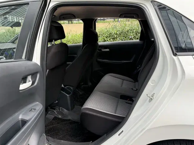 Honda Fit — Фото автомобиля 12