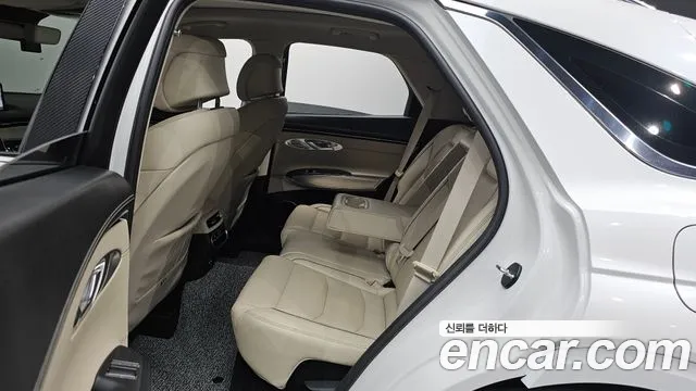 Genesis GV70 — Фото автомобиля 11