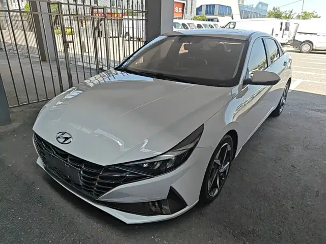 Фотография автомобиля — Hyundai Elantra