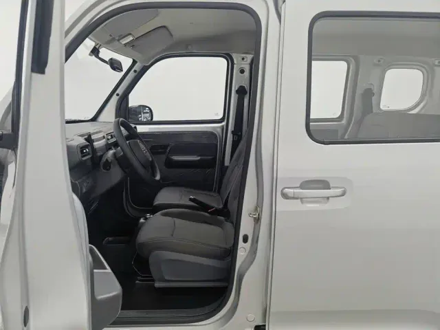 Wuling Zhiguang NEV — Фото автомобиля 10
