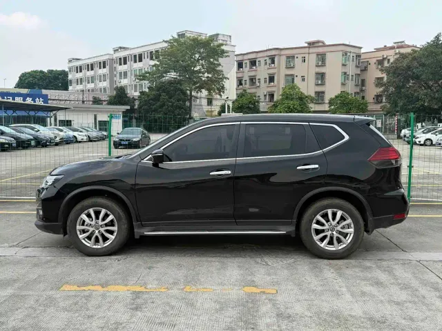 Nissan X-Trail — Фото автомобиля 4