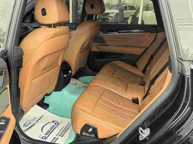 BMW 6 Series Gran Turismo — Фото автомобиля 13