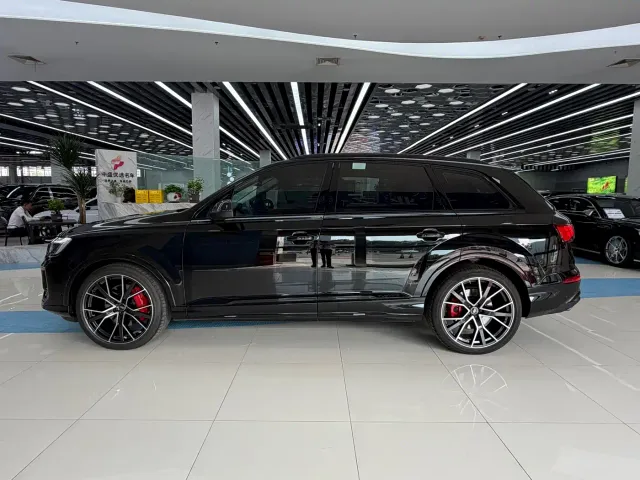 Audi Q7 — Фото автомобиля 4