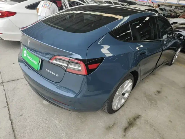 Tesla Model 3 — Фото автомобиля 6