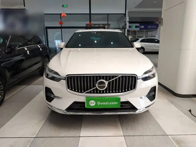 Volvo XC60 — Фото автомобиля 2