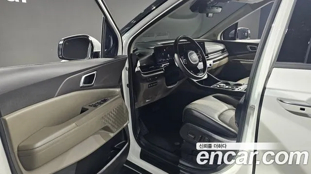 Kia Carnival Generation 4 — Фото автомобиля 10
