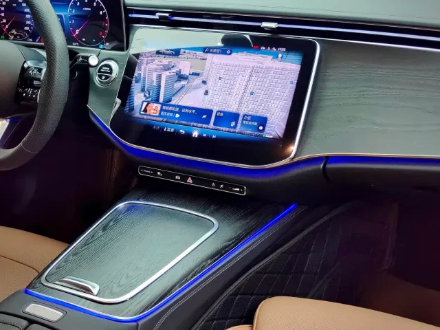 Mercedes-Benz E-Class — Фото автомобиля 27