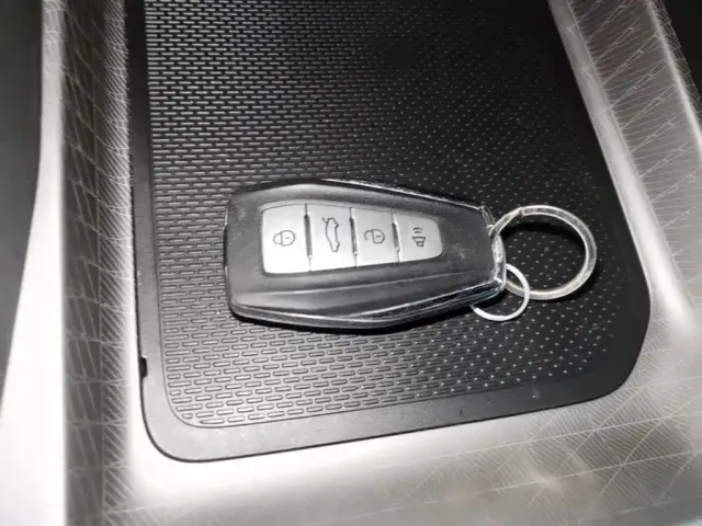 Geely Emgrand — Фото автомобиля 16