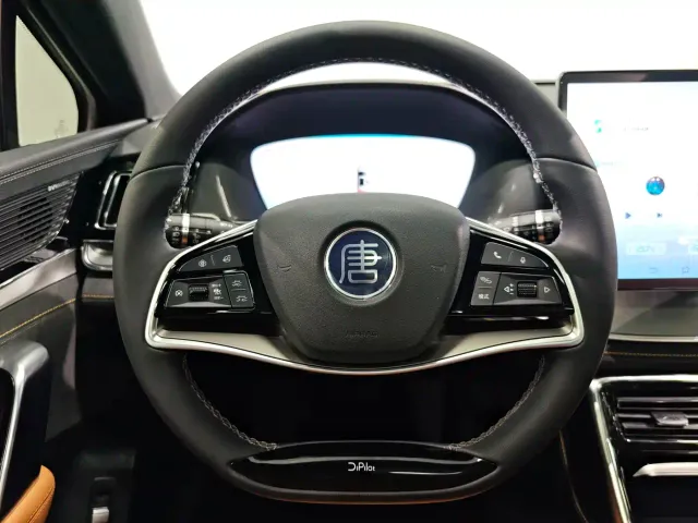 BYD Tang — Фото автомобиля 7