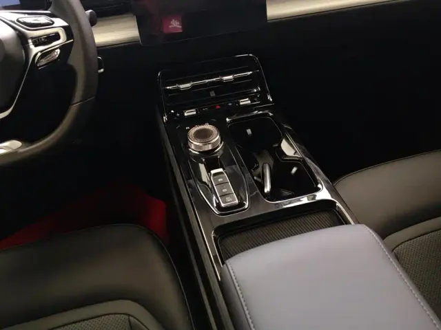 Wuling Starlight — Фото автомобиля 15