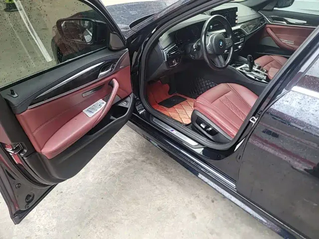 BMW 5 Series — Фото автомобиля 15