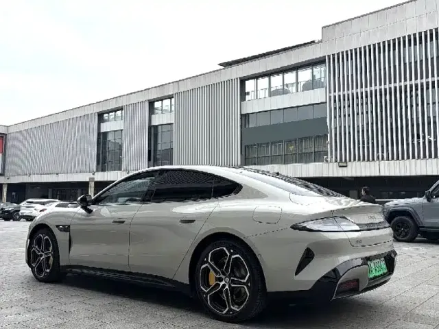 Xiaomi SU7 — Фото автомобиля 7