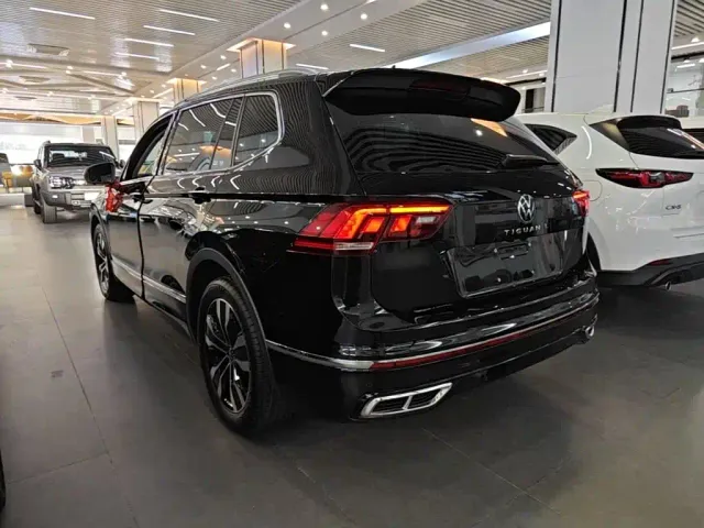 Volkswagen Tiguan L — Фото автомобиля 4