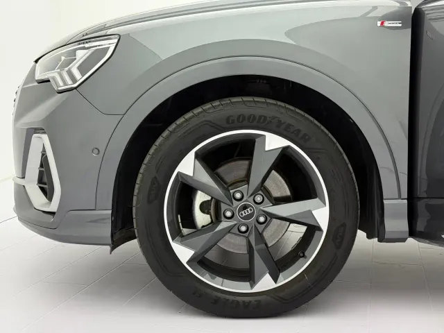 Audi Q3 — Фото автомобиля 22