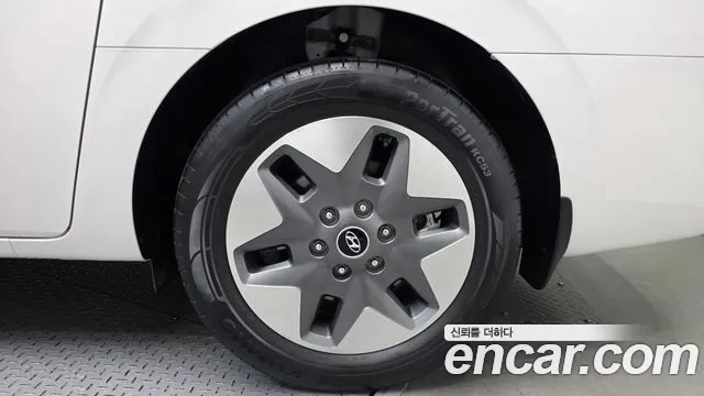 Hyundai Staria Staria 4WD Tourer 9 мест — Фото автомобиля 20