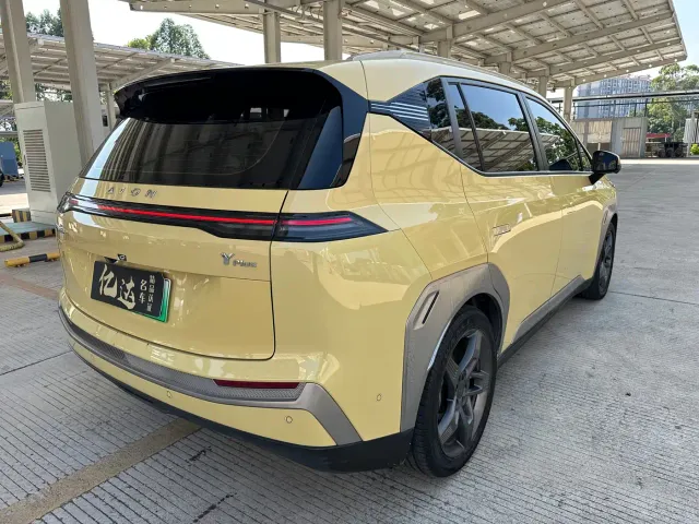 GAC Aion Y — Фото автомобиля 16
