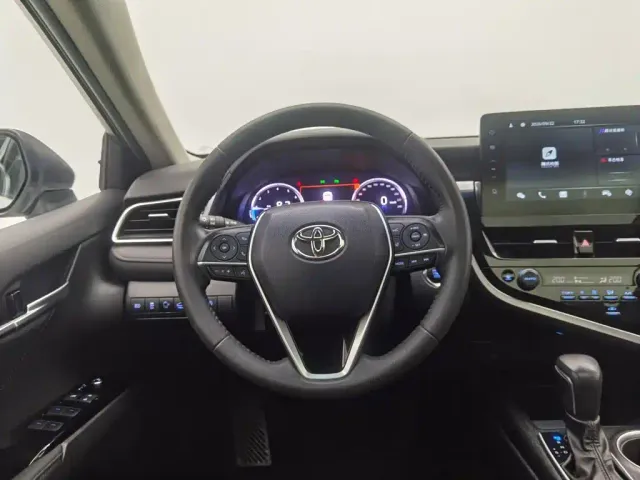 Toyota Camry — Фото автомобиля 11