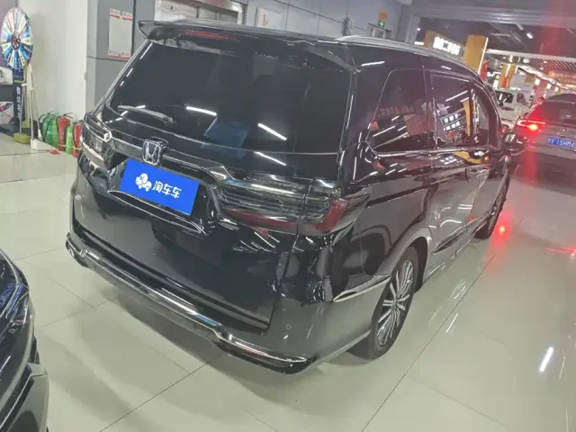 Honda Elysion — Фото автомобиля 3