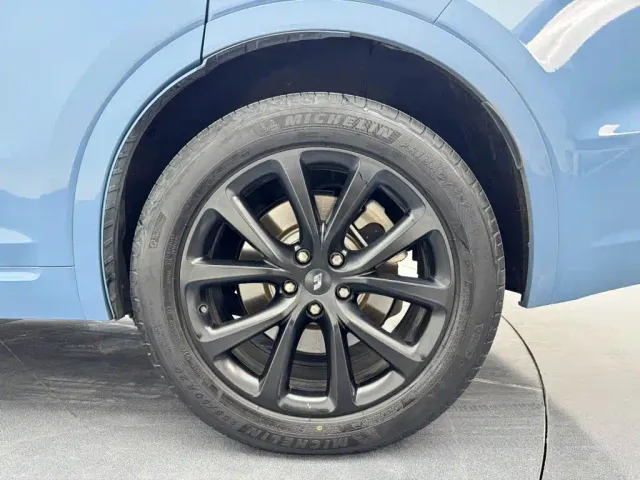 Li Auto ONE — Фото автомобиля 19