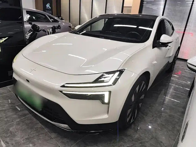 Фотография автомобиля — Polestar 4