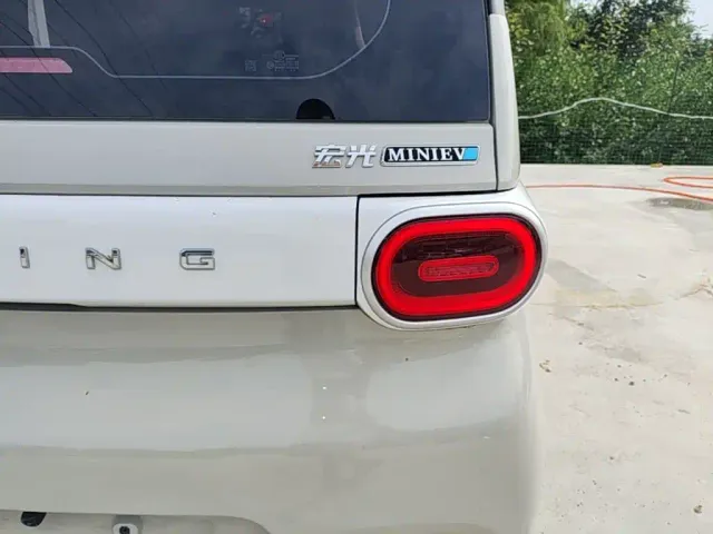 Wuling Hongguang Mini EV — Фото автомобиля 7