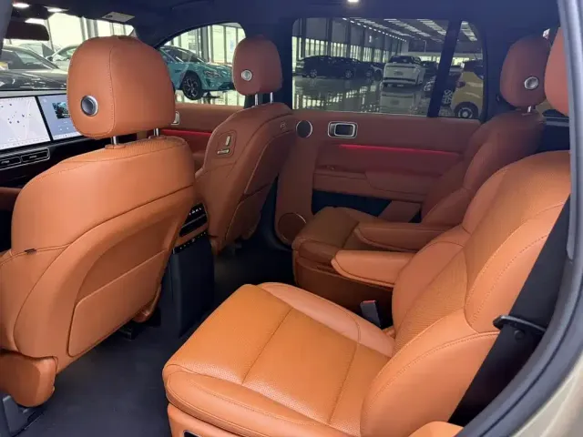 Li Auto L9 — Фото автомобиля 5