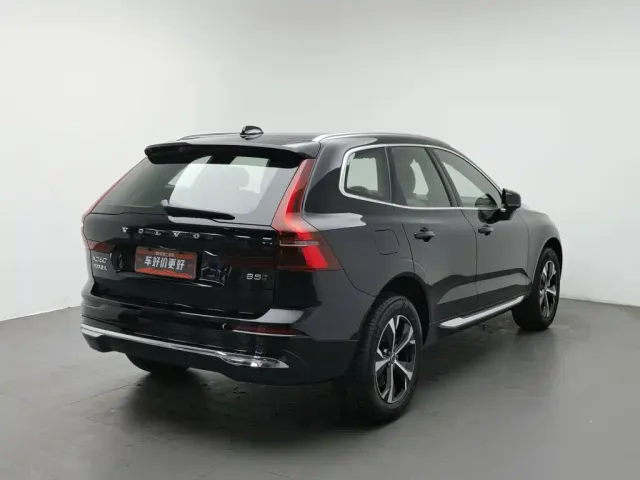 Volvo XC60 — Фото автомобиля 2
