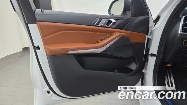 BMW X5 xDrive 40i M Sport — Фото автомобиля 22