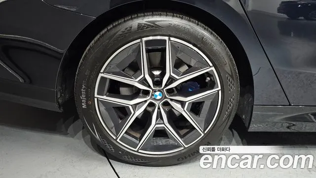 BMW 5-Series — Фото автомобиля 5
