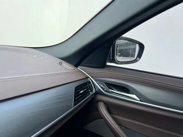 BMW 5 Series — Фото автомобиля 6