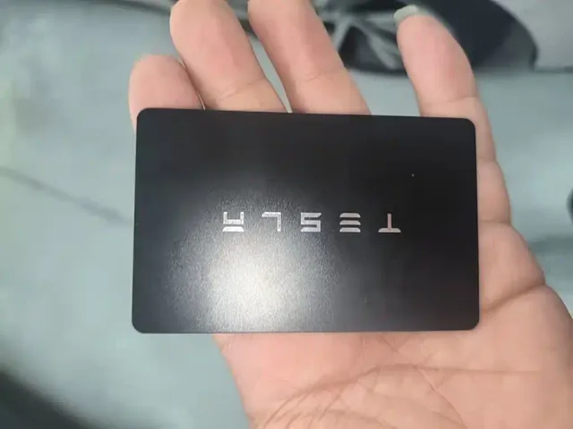 Tesla Model Y — Фото автомобиля 8